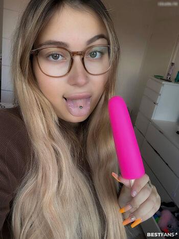 Hotpeachygirl