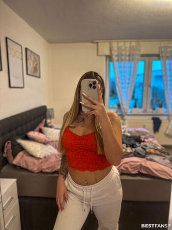 Hotpeachygirl