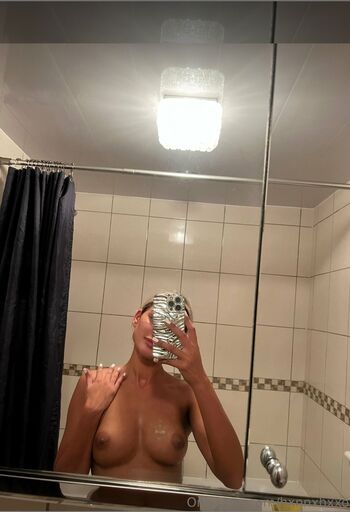 hxnnxhxxo Leaked Nude OnlyFans (Photo 12)