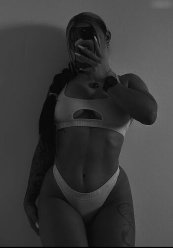 iamcarrry Leaked Nude OnlyFans (Photo 1)