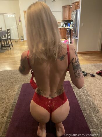 icequeen31 Leaked Nude OnlyFans (Photo 26)