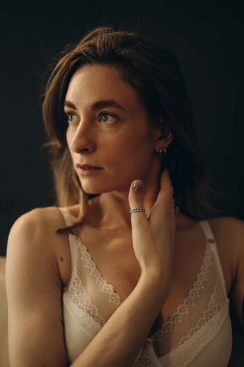 Iren Zi Leaked Nude OnlyFans (Photo 17)