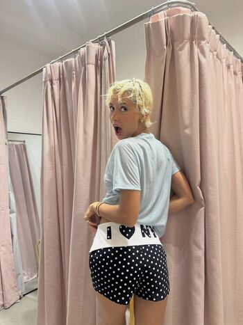 Iris Law Leaked Nude OnlyFans (Photo 95)