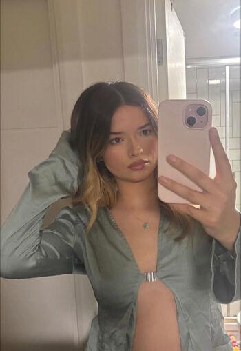 Isabel Howard Leaked Nude OnlyFans (Photo 2)