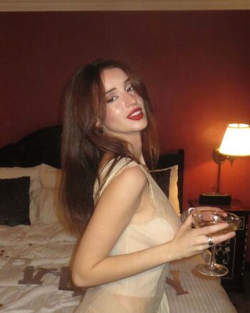 Isabella Candelaria Leaked Nude OnlyFans (Photo 7)