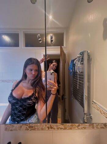 Isla Leaked Nude OnlyFans (Photo 3)