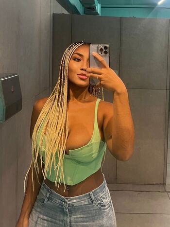 itslailaxo Leaked Nude OnlyFans (Photo 3)