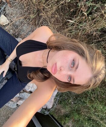 Itssluciaf Leaked Nude OnlyFans (Photo 9)