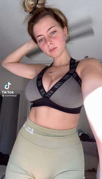Izzie Moy Leaked Nude OnlyFans (Photo 19)