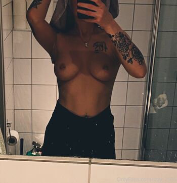 izzy_2505 Leaked Nude OnlyFans (Photo 28)