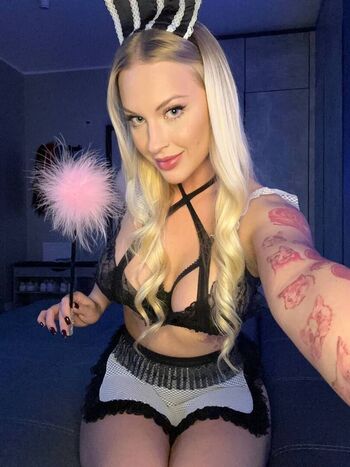 jana_blondie_19