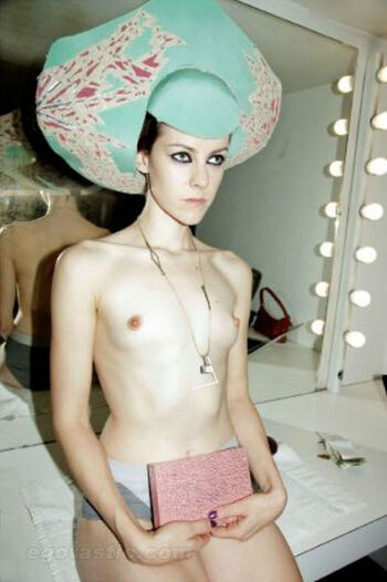 Jena Malone Leaked Nude OnlyFans (Photo 48)