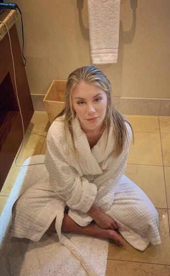 Jennifer Holland Leaked Nude OnlyFans (Photo 16)