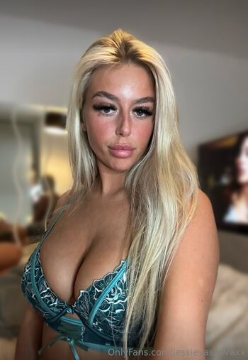 jessievasilevaxx
