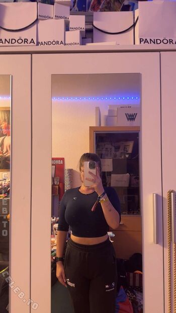 Joanax2003 Leaked Nude OnlyFans (Photo 10)