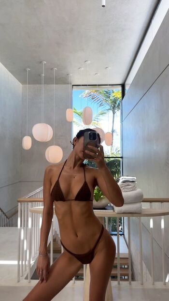 Jocelyn Chew Leaked Nude OnlyFans (Photo 18)
