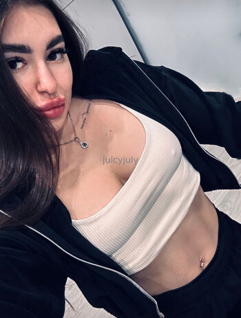 JuicyJuly Leaked Nude OnlyFans (Photo 1)