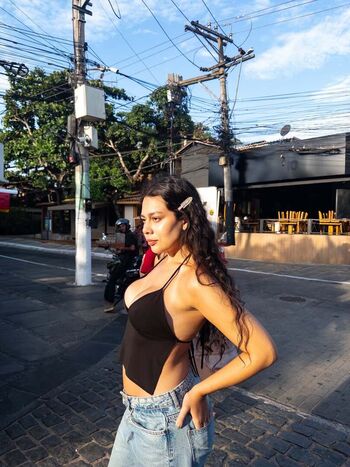 Julia Alvarenga