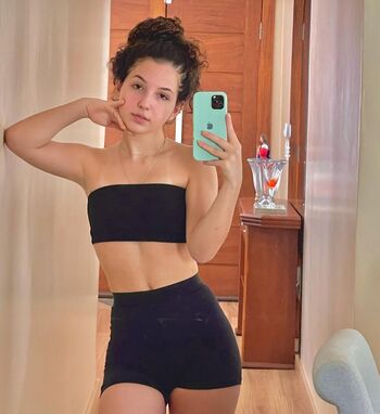 Julia Dourado