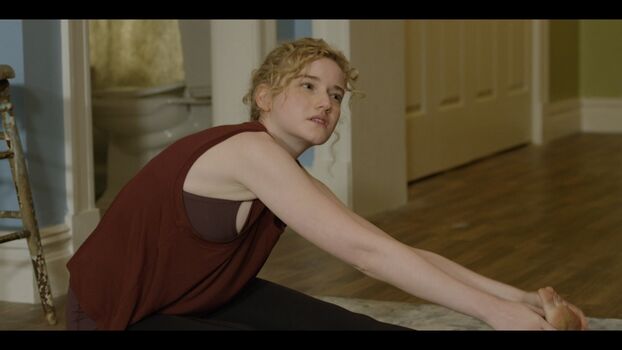 Julia Garner