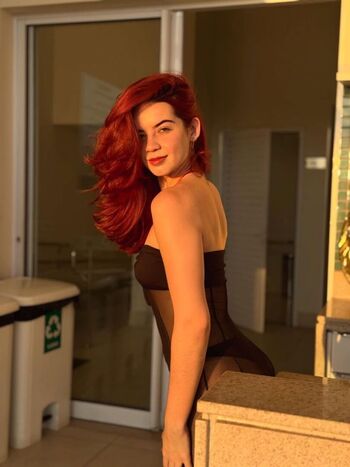 Julia Linhares