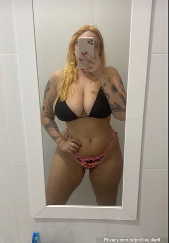 Julia Peituda