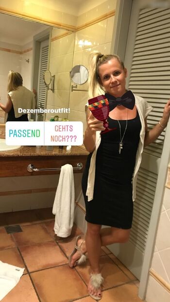 Julia Simic Leaked Nude OnlyFans (Photo 27)