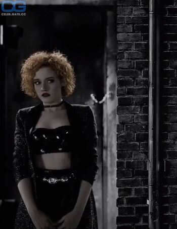 Juliagarner Leaked Nude OnlyFans (Photo 5)