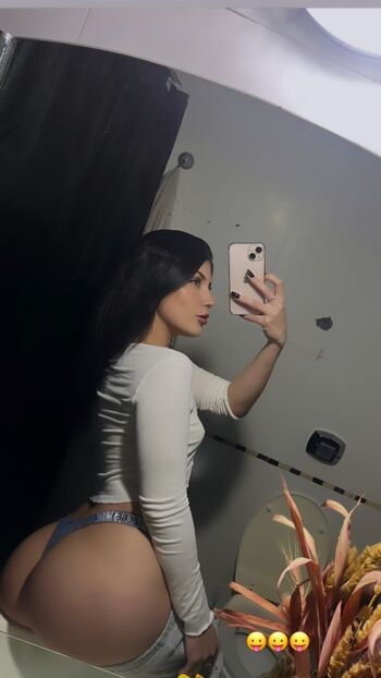 Juliana Rios Leaked Nude OnlyFans (Photo 17)