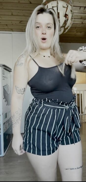 Juliedml16 Leaked Nude OnlyFans (Photo 1)