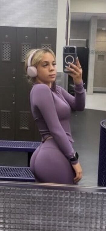 julievelazq Leaked Nude OnlyFans (Photo 2)