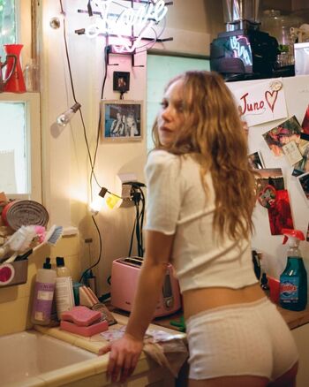 Juno Temple Leaked Nude OnlyFans (Photo 7)