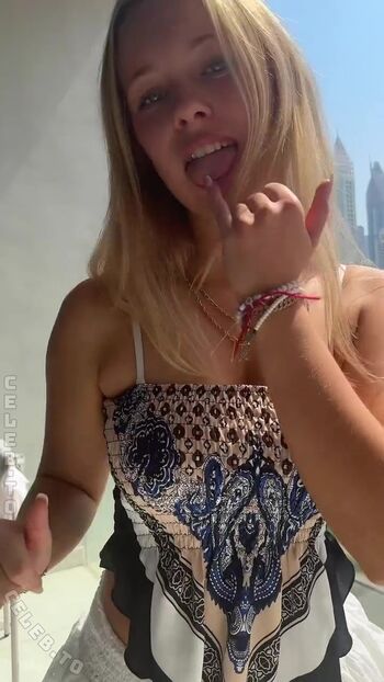 justfranzi.x Leaked Nude OnlyFans (Photo 1)