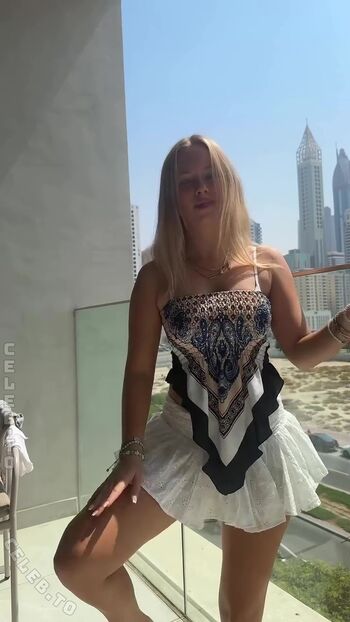 justfranzi.x Leaked Nude OnlyFans (Photo 2)