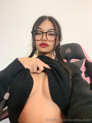 justina.asian Leaked Nude OnlyFans (Photo 14)