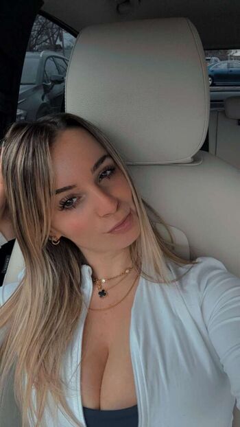 Kaitlyn Krems