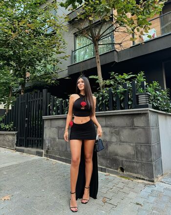 Kardeniz Kilic Leaked Nude OnlyFans (Photo 19)