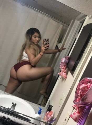 karenmamasita Leaked Nude OnlyFans (Photo 14)