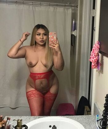 karenmamasita Leaked Nude OnlyFans (Photo 22)
