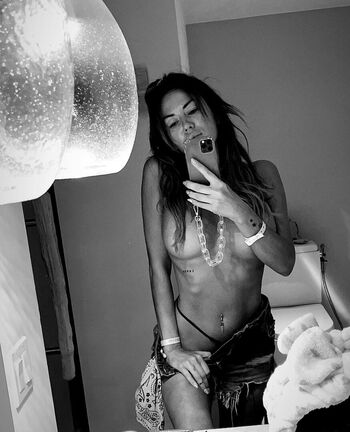 Karina Jelinek Leaked Nude OnlyFans (Photo 6)