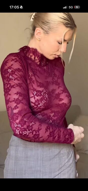 karinamucha Leaked Nude OnlyFans (Photo 3)