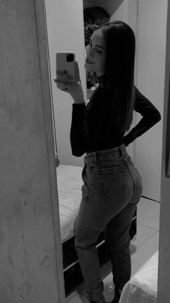 Karla Hellen Leaked Nude OnlyFans (Photo 1)