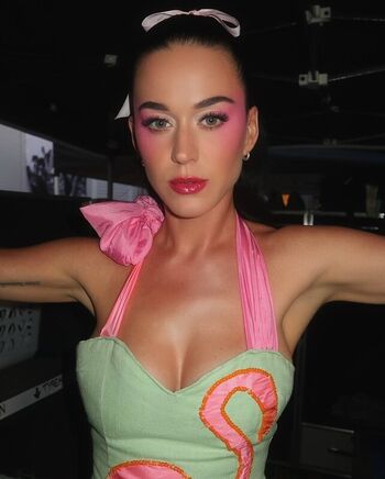 Katy Perry Leaked Nude OnlyFans (Photo 1057)