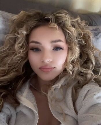 Kayleeterrerooo Leaked Nude OnlyFans (Photo 9)