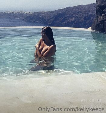 Kelly Keegs Leaked Nude OnlyFans (Photo 2)