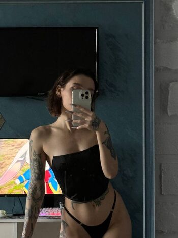 kellymay.wow Leaked Nude OnlyFans (Photo 38)
