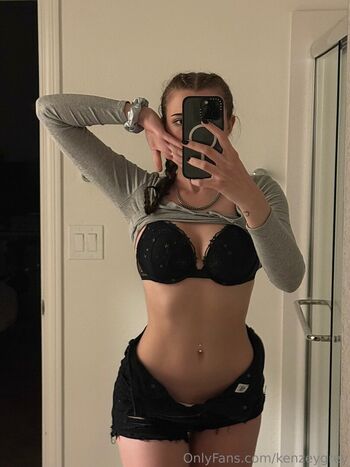 kenzeygrey Leaked Nude OnlyFans (Photo 5)