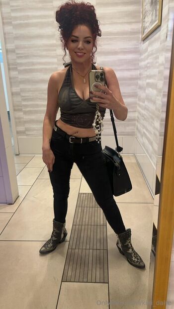 kiki_daire Leaked Nude OnlyFans (Photo 1)