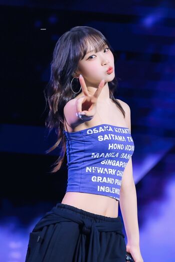 Kim Chaewon 김채원 [Le Sserafim]