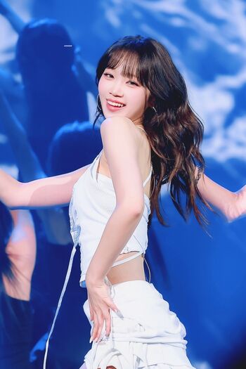 Kim Chaewon 김채원 [Le Sserafim]